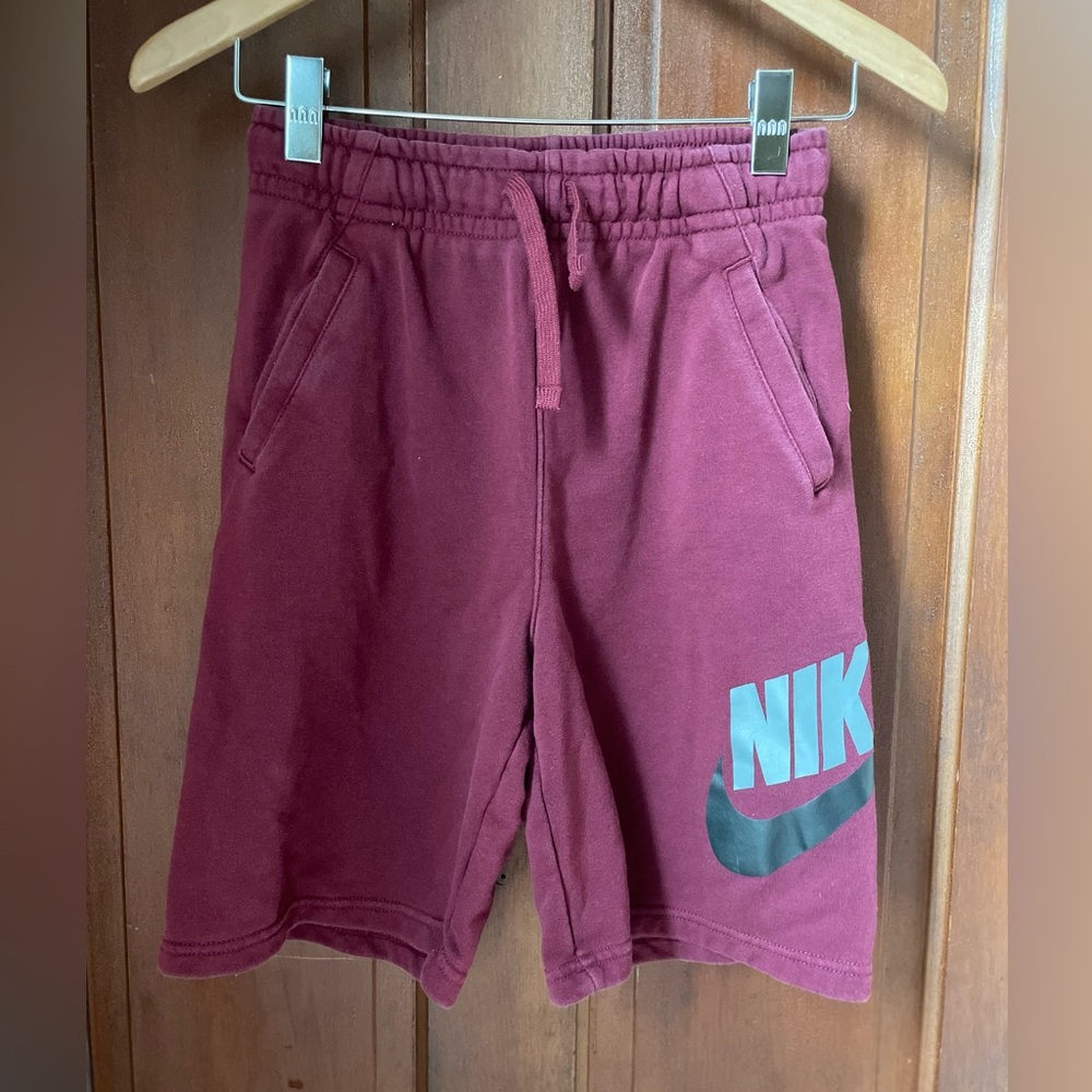 Nike boys extra large maroon sweat shorts